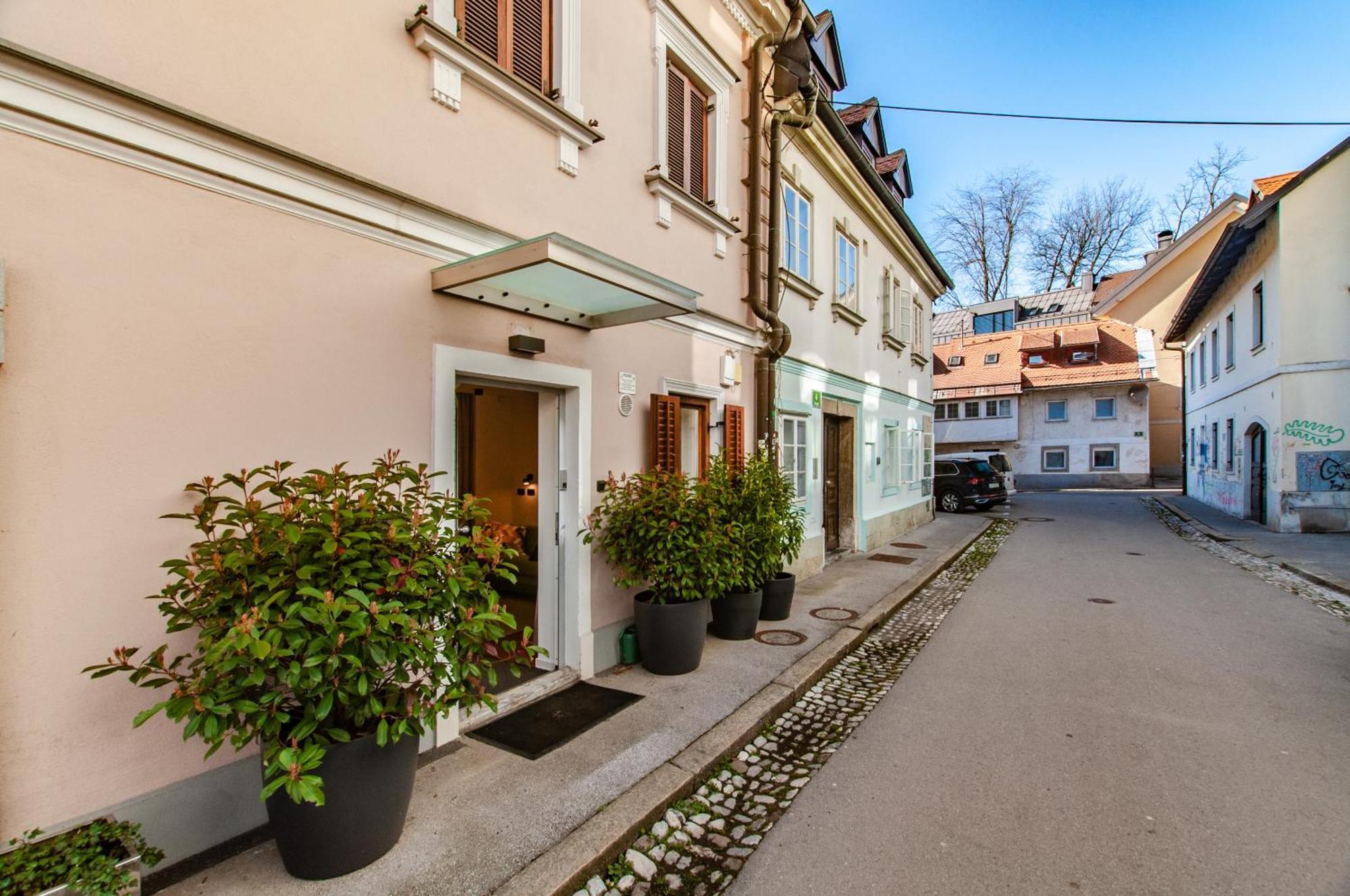Six In The City Apartment, Ljubljana Bagian luar foto